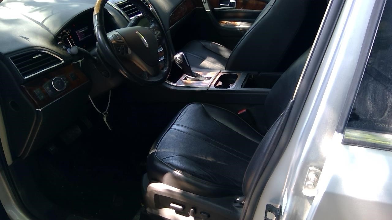 https://f005.backblazeb2.com/file/img-partshotlines-com/Inventory/NE41/Vehicle/122873_07.jpg