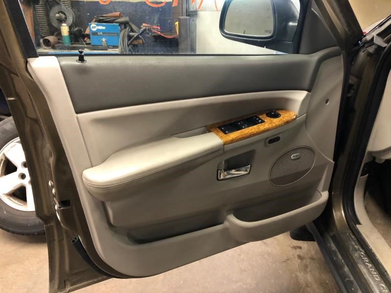 https://f005.backblazeb2.com/file/img-partshotlines-com/Inventory/NE48/Vehicle/19716_04.jpg
