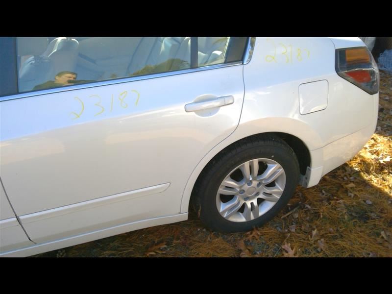 https://f005.backblazeb2.com/file/img-partshotlines-com/Inventory/NE52/Vehicle/14223_09.jpg