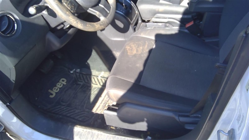 https://f005.backblazeb2.com/file/img-partshotlines-com/Inventory/NE52/Vehicle/14935_05.jpg