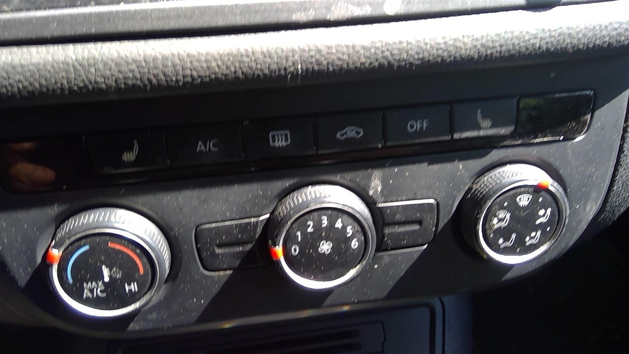 https://f005.backblazeb2.com/file/img-partshotlines-com/Inventory/NE52/Vehicle/14951_02.jpg