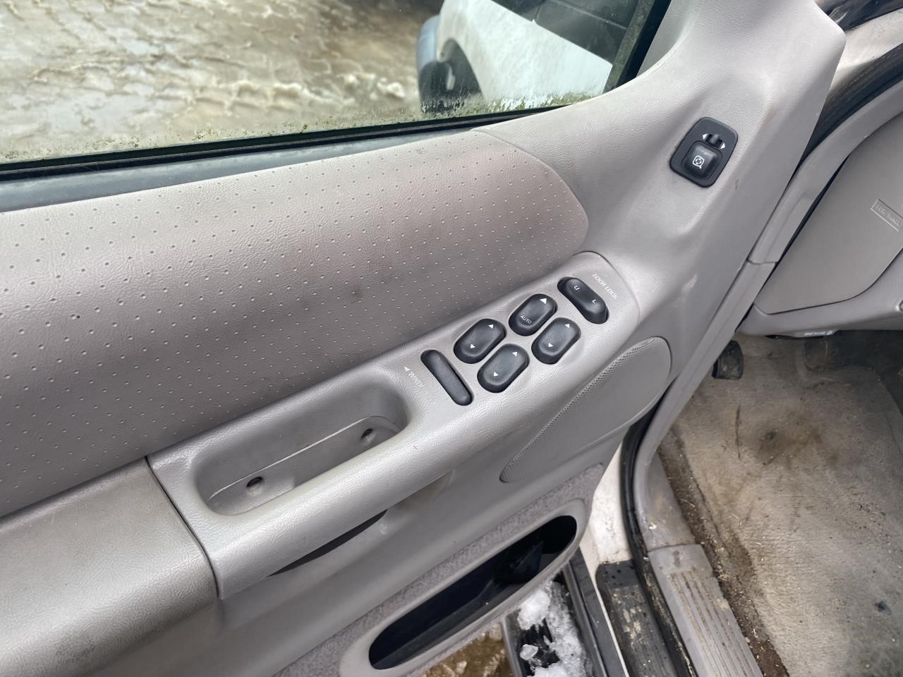 https://f005.backblazeb2.com/file/img-partshotlines-com/Inventory/NE56/Vehicle/1805_07.jpg