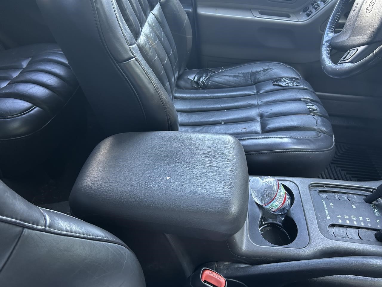 https://f005.backblazeb2.com/file/img-partshotlines-com/Inventory/NE56/Vehicle/1868_13.jpg