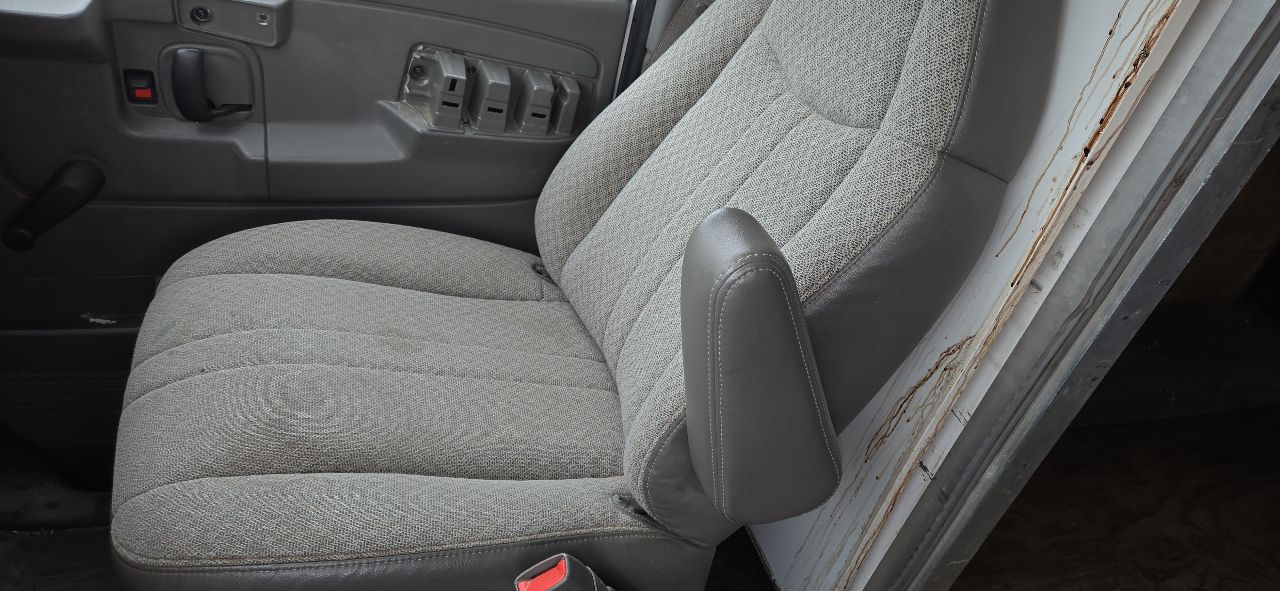 https://f005.backblazeb2.com/file/img-partshotlines-com/Inventory/NE7/Vehicle/100172_04.jpg