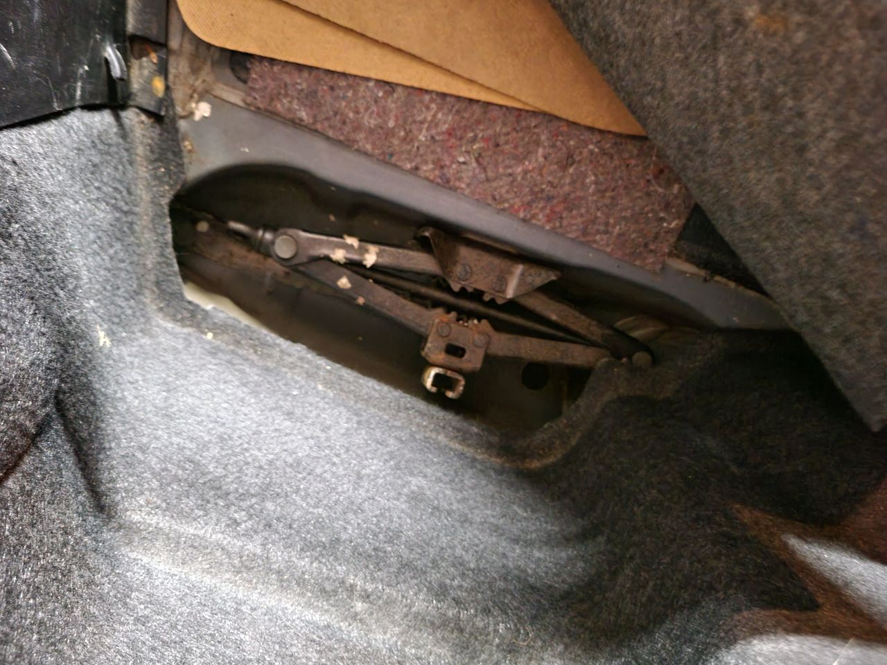 https://f005.backblazeb2.com/file/img-partshotlines-com/Inventory/NE7/Vehicle/103924_03.jpg