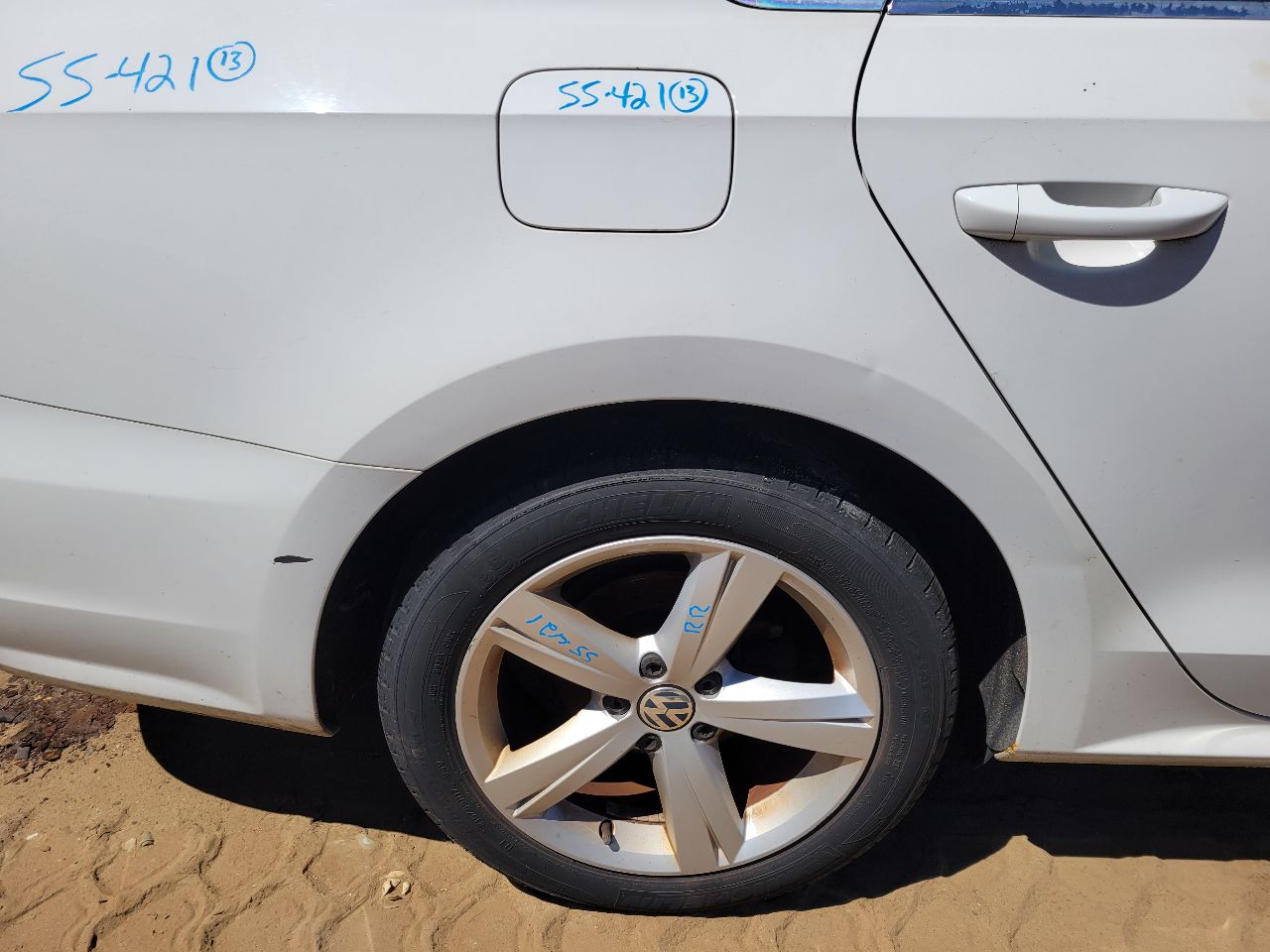 https://f005.backblazeb2.com/file/img-partshotlines-com/Inventory/NE7/Vehicle/104054_05.jpg