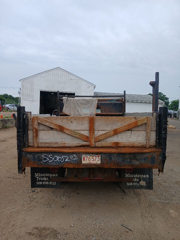https://f005.backblazeb2.com/file/img-partshotlines-com/Inventory/NE7/Vehicle/104909_04.jpg