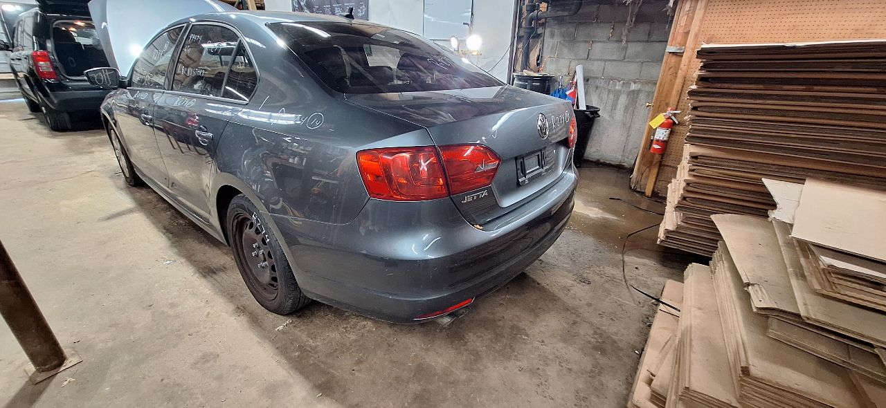 https://f005.backblazeb2.com/file/img-partshotlines-com/Inventory/NE7/Vehicle/98171_02.jpg