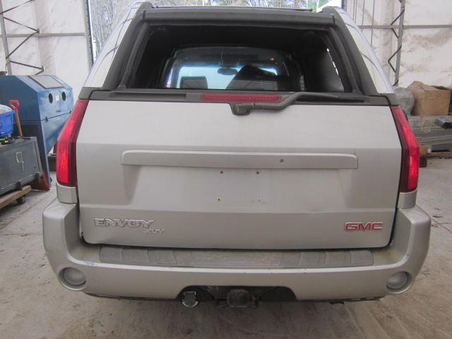 https://f005.backblazeb2.com/file/img-partshotlines-com/Inventory/NE71/Vehicle/10657_09.jpg