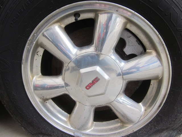 https://f005.backblazeb2.com/file/img-partshotlines-com/Inventory/NE71/Vehicle/10657_12.jpg