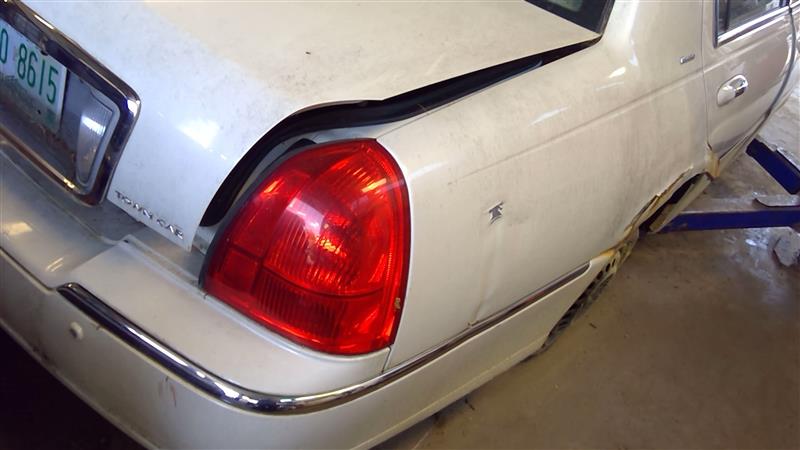 https://f005.backblazeb2.com/file/img-partshotlines-com/Inventory/NE71/Vehicle/12135_12.jpg