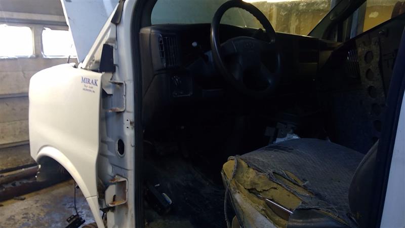 https://f005.backblazeb2.com/file/img-partshotlines-com/Inventory/NE71/Vehicle/13003_04.jpg
