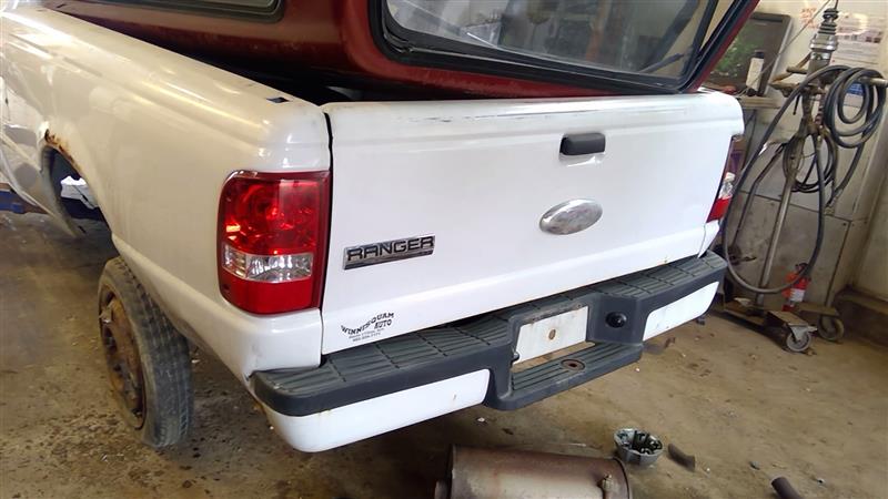 https://f005.backblazeb2.com/file/img-partshotlines-com/Inventory/NE71/Vehicle/13163_08.jpg