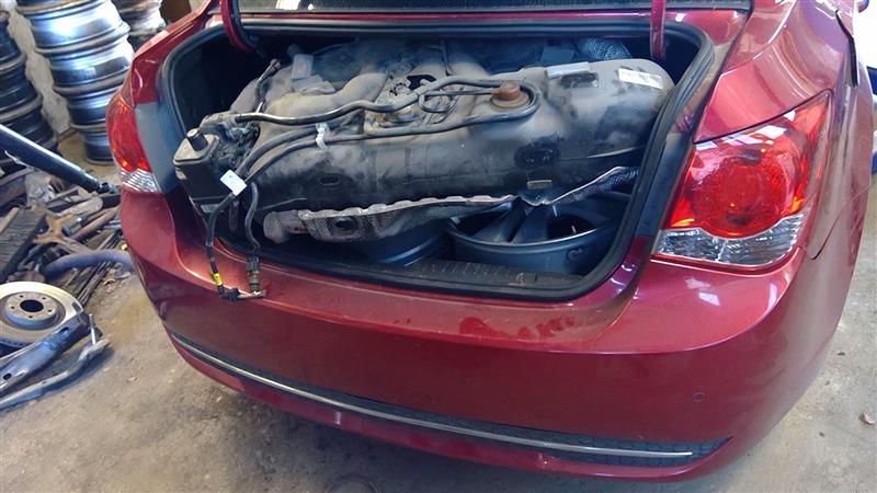 https://f005.backblazeb2.com/file/img-partshotlines-com/Inventory/NE71/Vehicle/13324_12.jpg