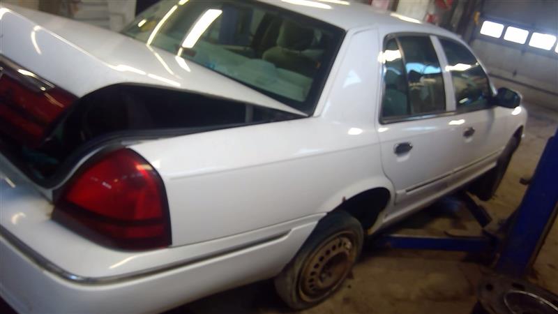 https://f005.backblazeb2.com/file/img-partshotlines-com/Inventory/NE71/Vehicle/13457_12.jpg