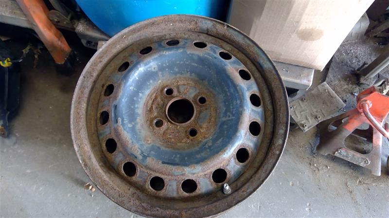 https://f005.backblazeb2.com/file/img-partshotlines-com/Inventory/NE71/Vehicle/13798_12.jpg