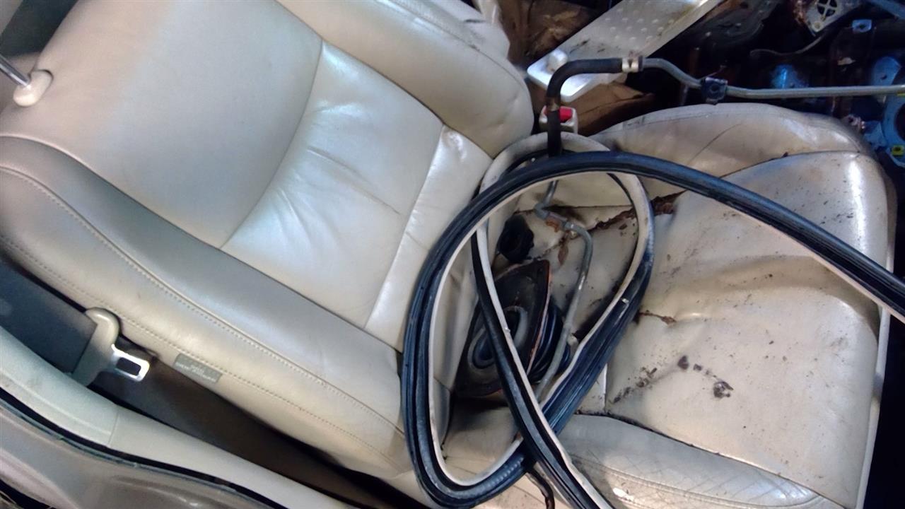 https://f005.backblazeb2.com/file/img-partshotlines-com/Inventory/NE71/Vehicle/13801_12.jpg