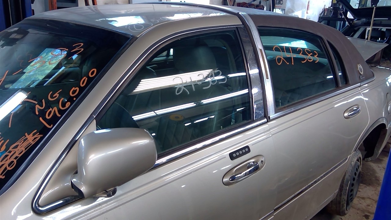 https://f005.backblazeb2.com/file/img-partshotlines-com/Inventory/NE71/Vehicle/13807_06.jpg