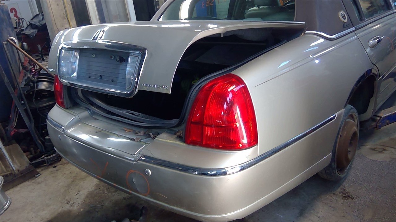 https://f005.backblazeb2.com/file/img-partshotlines-com/Inventory/NE71/Vehicle/13807_13.jpg
