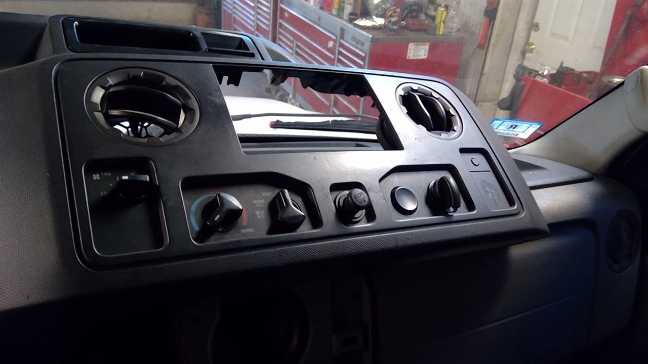 https://f005.backblazeb2.com/file/img-partshotlines-com/Inventory/NE71/Vehicle/13910_05.jpg