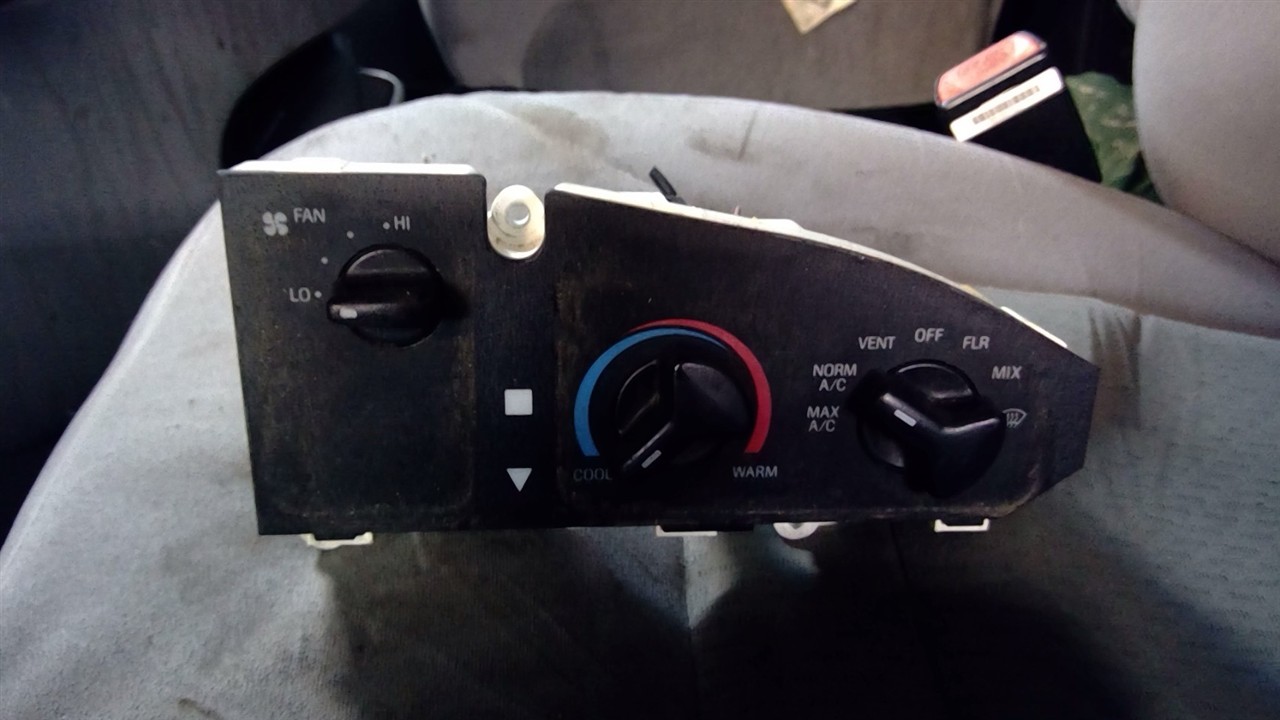 https://f005.backblazeb2.com/file/img-partshotlines-com/Inventory/NE71/Vehicle/13928_02.jpg