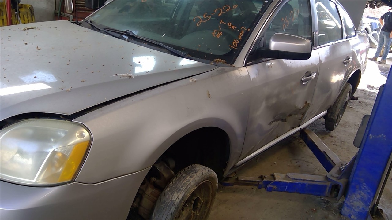 https://f005.backblazeb2.com/file/img-partshotlines-com/Inventory/NE71/Vehicle/14165_12.jpg
