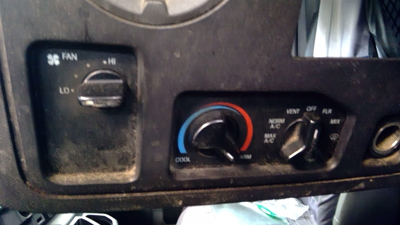 https://f005.backblazeb2.com/file/img-partshotlines-com/Inventory/NE71/Vehicle/14193_04.jpg
