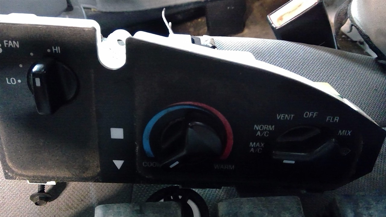 https://f005.backblazeb2.com/file/img-partshotlines-com/Inventory/NE71/Vehicle/14194_02.jpg