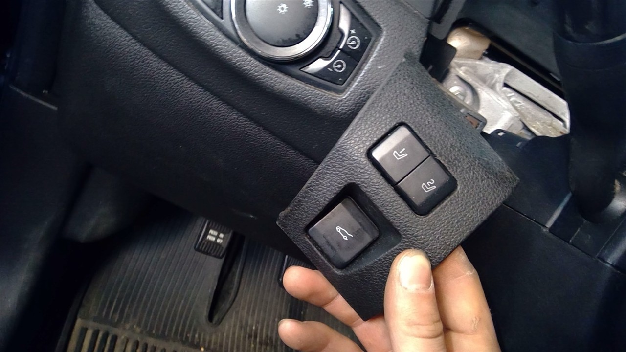 https://f005.backblazeb2.com/file/img-partshotlines-com/Inventory/NE71/Vehicle/14203_08.jpg