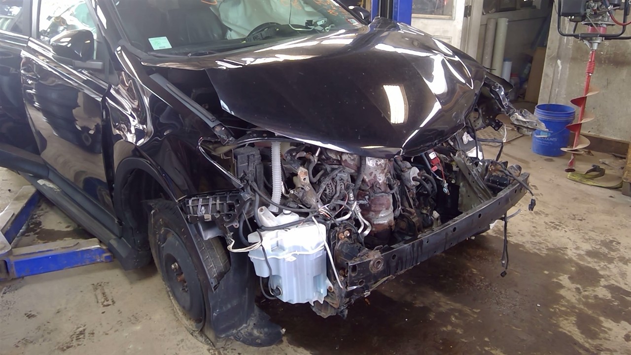 https://f005.backblazeb2.com/file/img-partshotlines-com/Inventory/NE71/Vehicle/14284_10.jpg