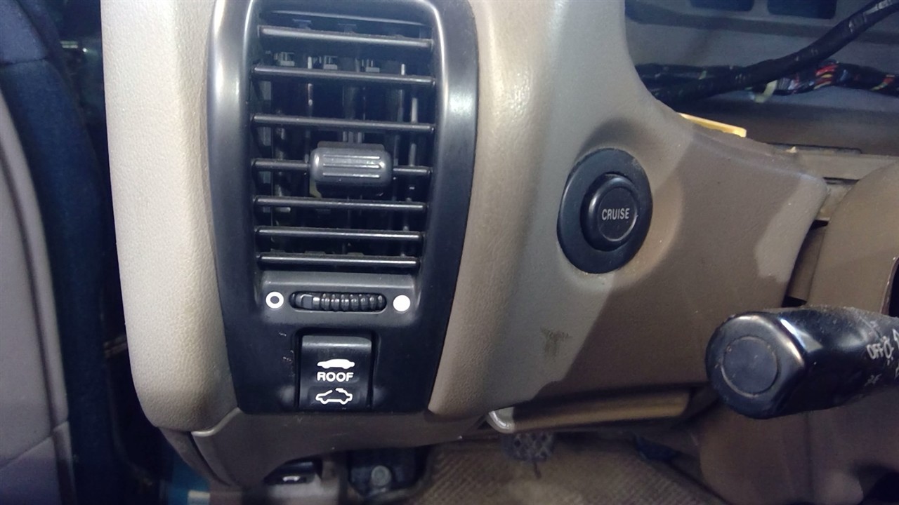 https://f005.backblazeb2.com/file/img-partshotlines-com/Inventory/NE71/Vehicle/14342_04.jpg