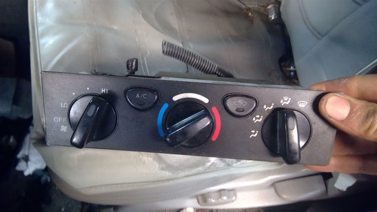 https://f005.backblazeb2.com/file/img-partshotlines-com/Inventory/NE71/Vehicle/14465_04.jpg