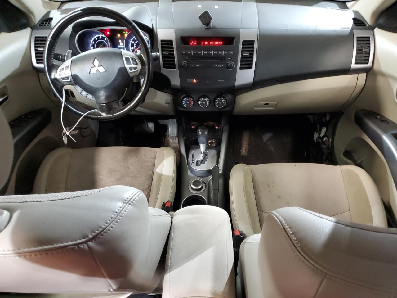 https://f005.backblazeb2.com/file/img-partshotlines-com/Inventory/NE93/Vehicle/25941_08.jpg