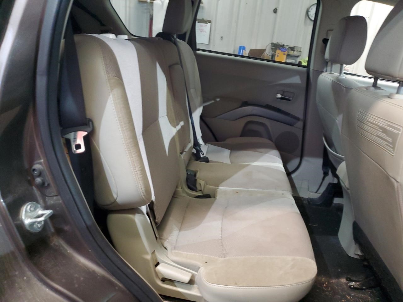 https://f005.backblazeb2.com/file/img-partshotlines-com/Inventory/NE93/Vehicle/25941_11.jpg