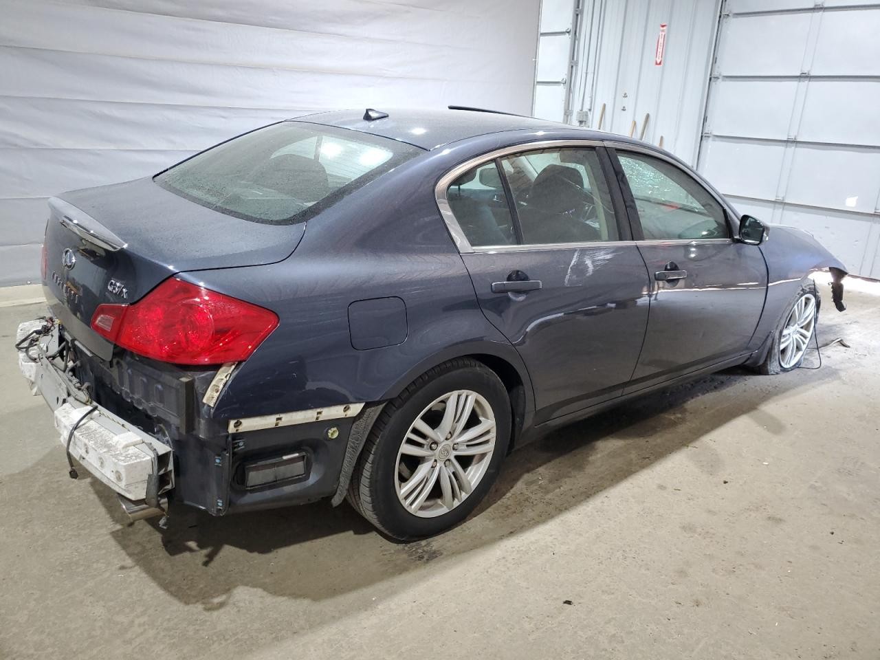 https://f005.backblazeb2.com/file/img-partshotlines-com/Inventory/NE93/Vehicle/26442_03.jpg