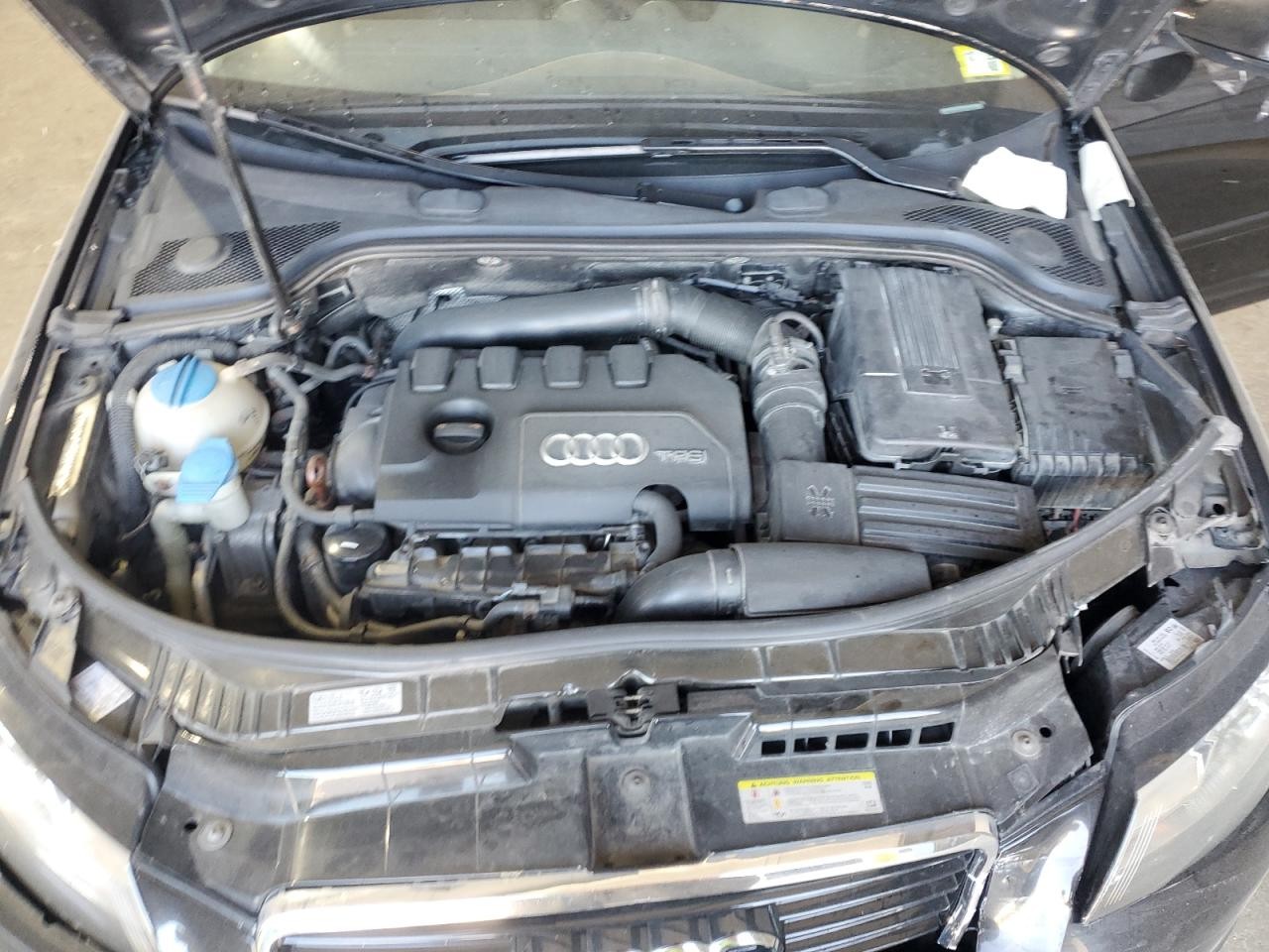 https://f005.backblazeb2.com/file/img-partshotlines-com/Inventory/NE93/Vehicle/26574_11.jpg