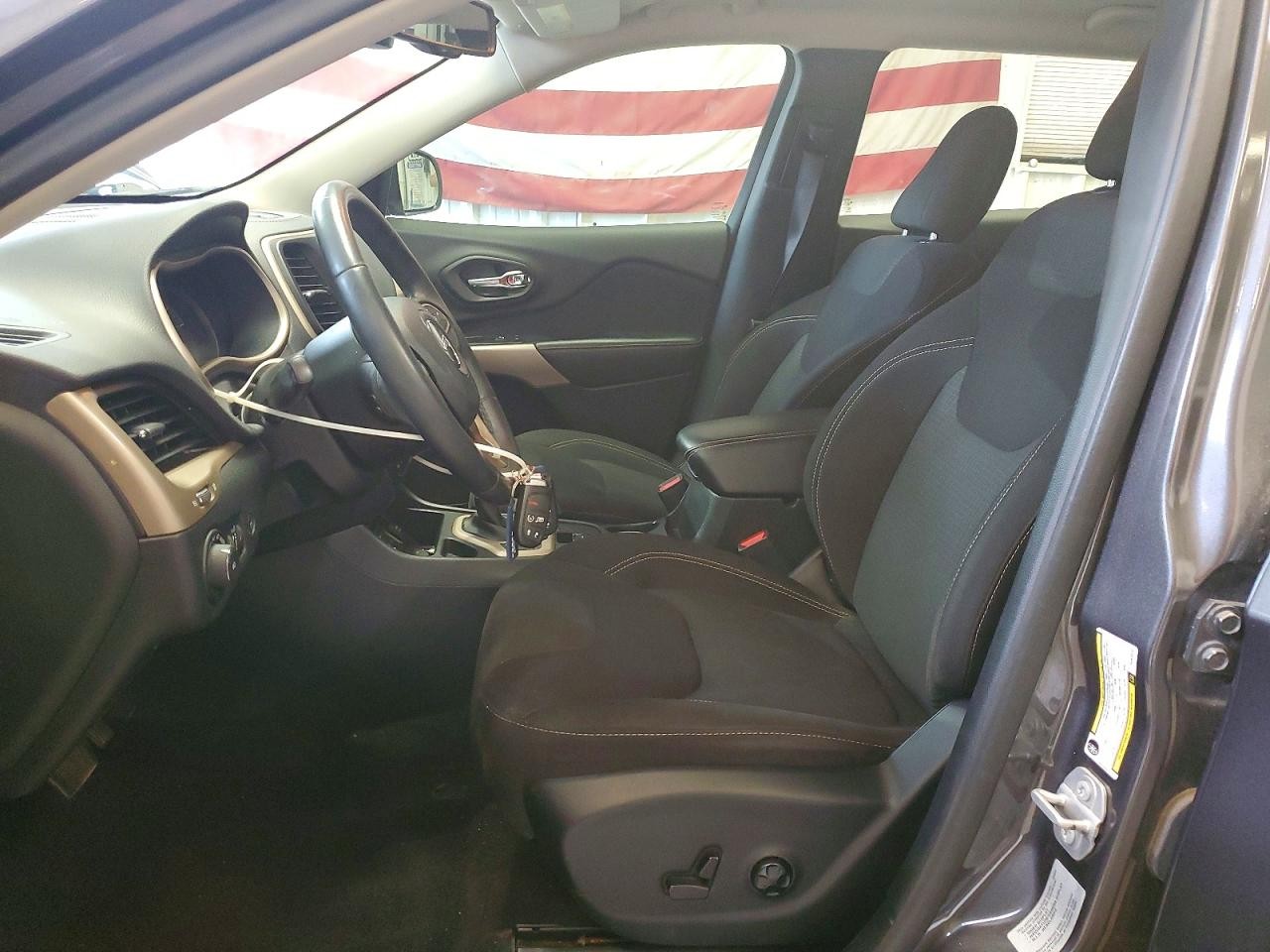 https://f005.backblazeb2.com/file/img-partshotlines-com/Inventory/NE93/Vehicle/26897_07.jpg