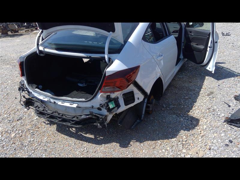 https://f005.backblazeb2.com/file/img-partshotlines-com/Inventory/OK13/Vehicle/15066_04.jpg