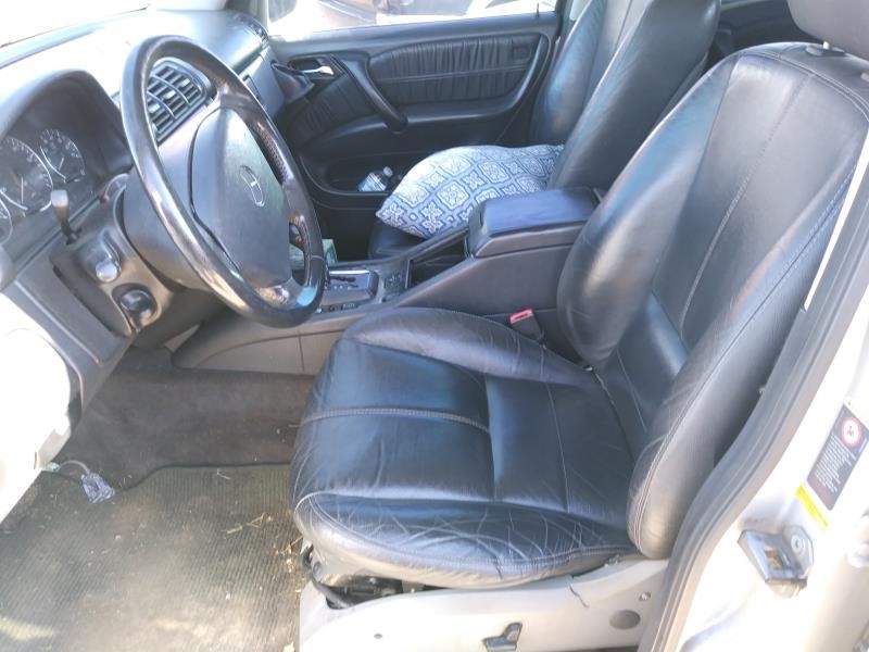 https://f005.backblazeb2.com/file/img-partshotlines-com/Inventory/OK19/Vehicle/20349_08.jpg