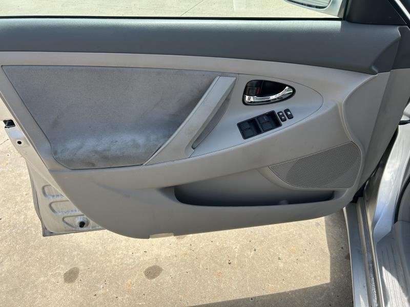 https://f005.backblazeb2.com/file/img-partshotlines-com/Inventory/OK19/Vehicle/23730_12.jpg