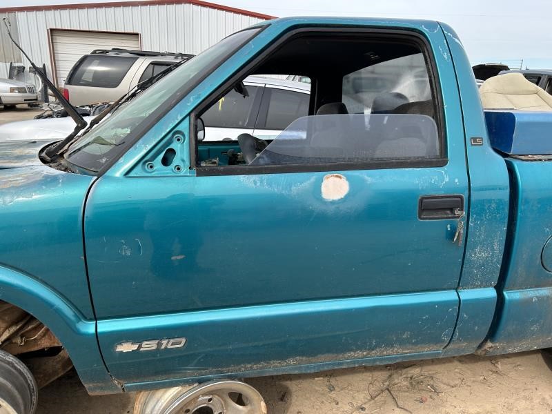 https://f005.backblazeb2.com/file/img-partshotlines-com/Inventory/OK19/Vehicle/23757_04.jpg