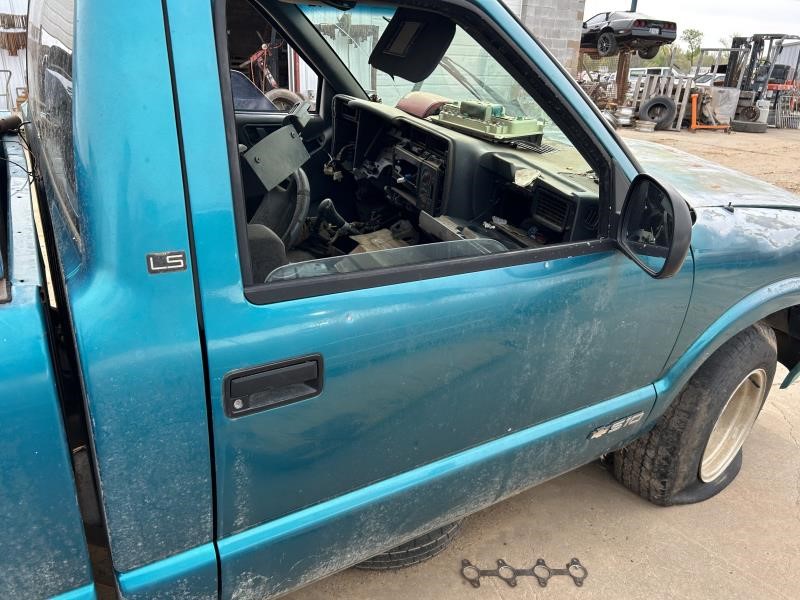 https://f005.backblazeb2.com/file/img-partshotlines-com/Inventory/OK19/Vehicle/23757_09.jpg