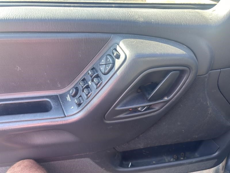 https://f005.backblazeb2.com/file/img-partshotlines-com/Inventory/OK19/Vehicle/25270_11.jpg