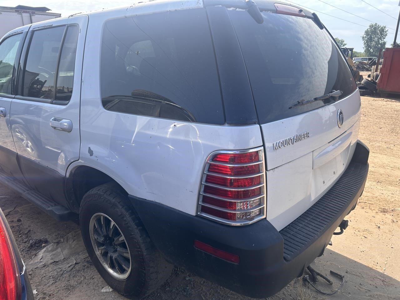https://f005.backblazeb2.com/file/img-partshotlines-com/Inventory/OK19/Vehicle/25493_08.jpg
