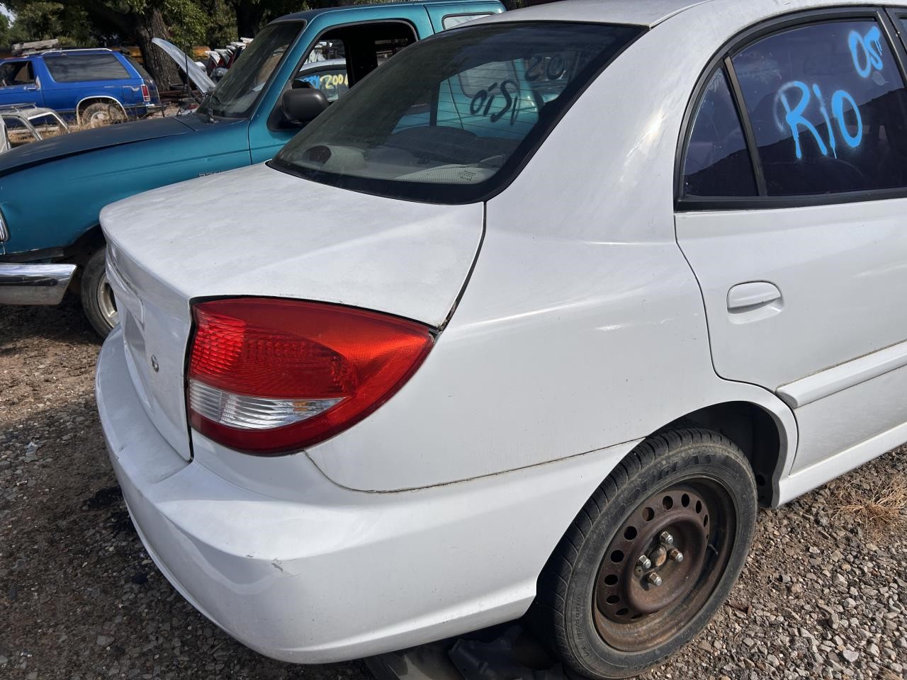 https://f005.backblazeb2.com/file/img-partshotlines-com/Inventory/OK19/Vehicle/25517_09.jpg