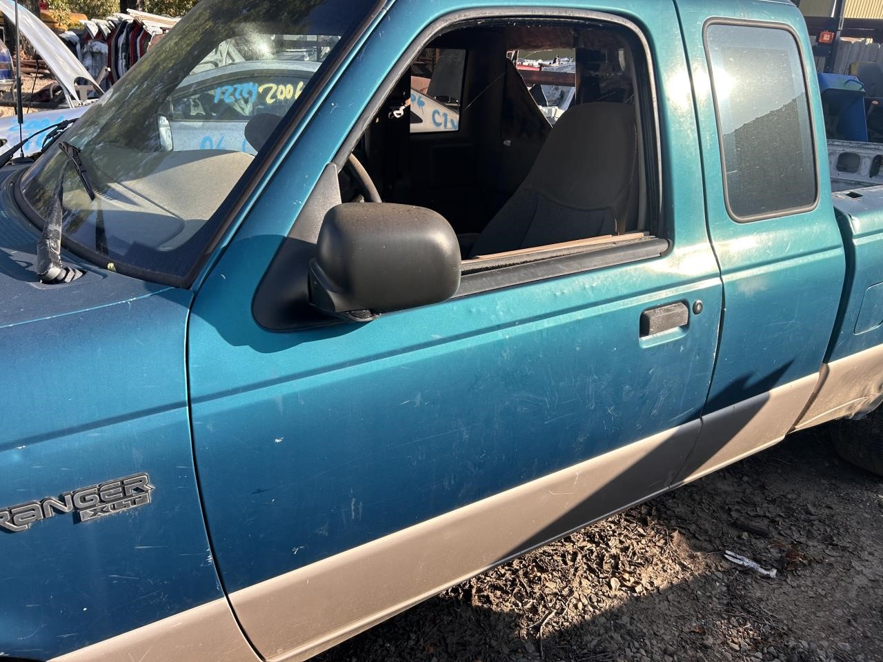 https://f005.backblazeb2.com/file/img-partshotlines-com/Inventory/OK19/Vehicle/25578_04.jpg