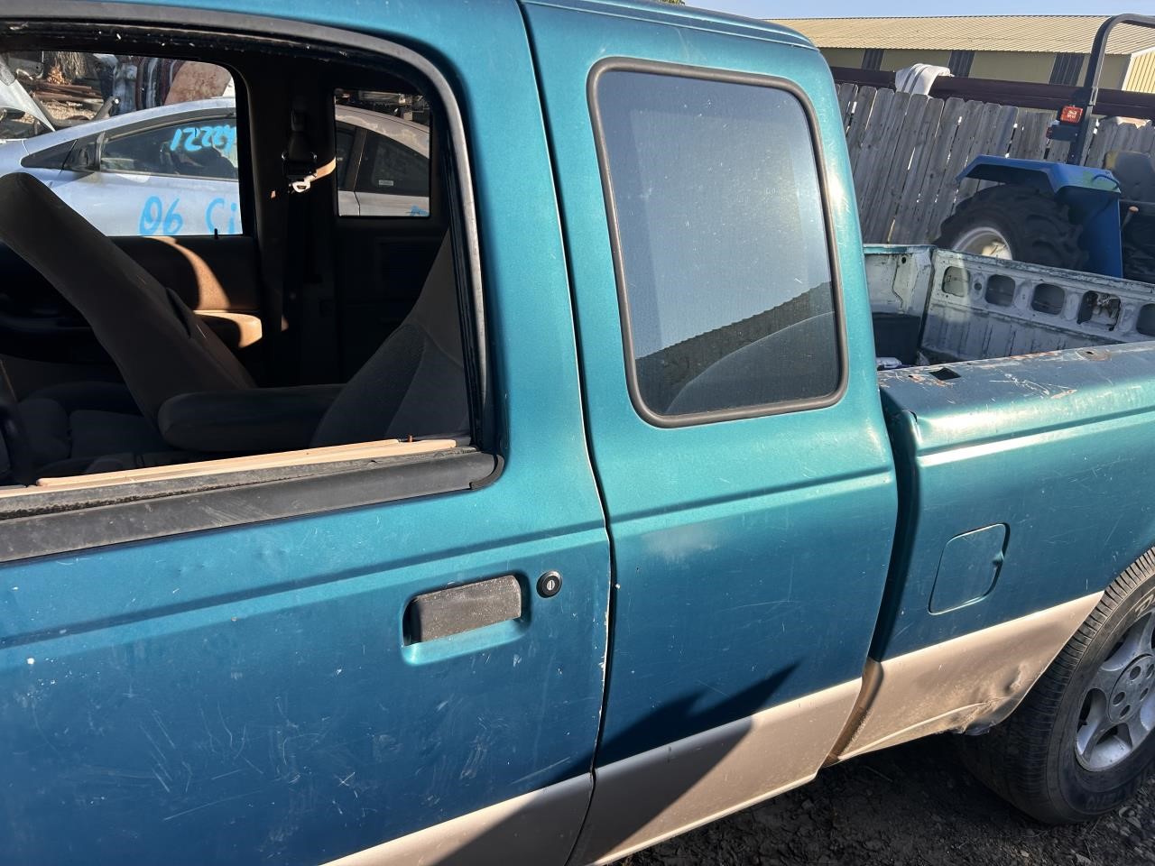 https://f005.backblazeb2.com/file/img-partshotlines-com/Inventory/OK19/Vehicle/25578_05.jpg