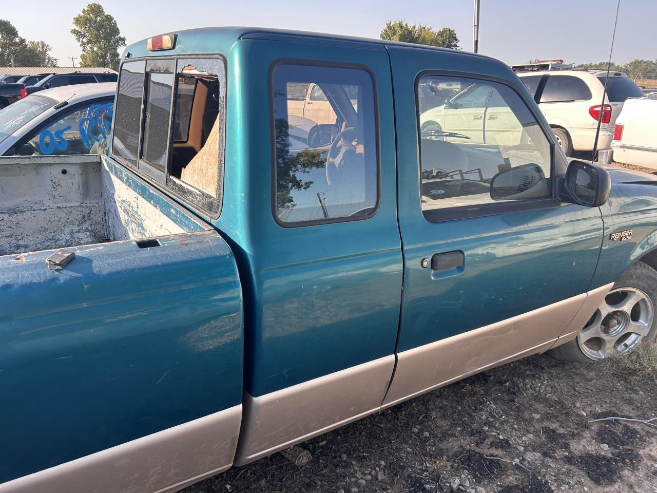 https://f005.backblazeb2.com/file/img-partshotlines-com/Inventory/OK19/Vehicle/25578_09.jpg