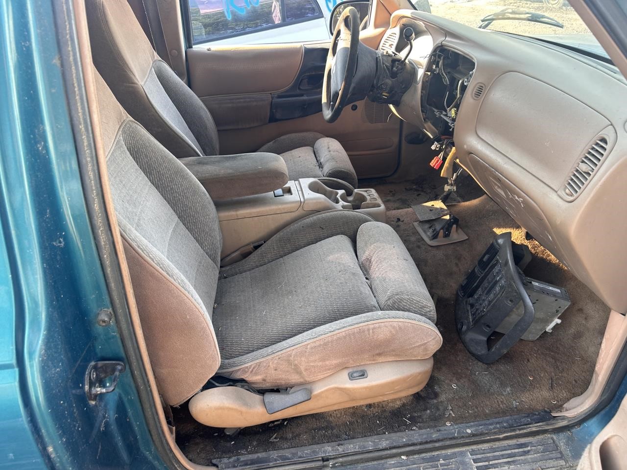 https://f005.backblazeb2.com/file/img-partshotlines-com/Inventory/OK19/Vehicle/25578_11.jpg