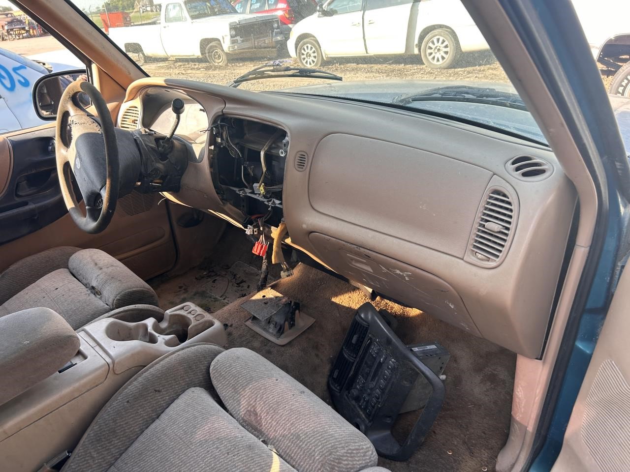 https://f005.backblazeb2.com/file/img-partshotlines-com/Inventory/OK19/Vehicle/25578_12.jpg